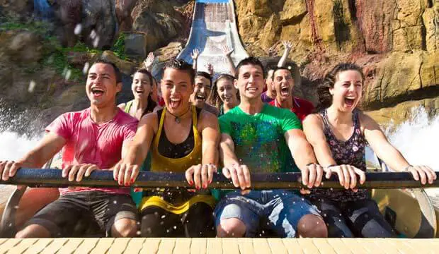 Barcelona Atracciones Tutuki Splash Rollercoaster