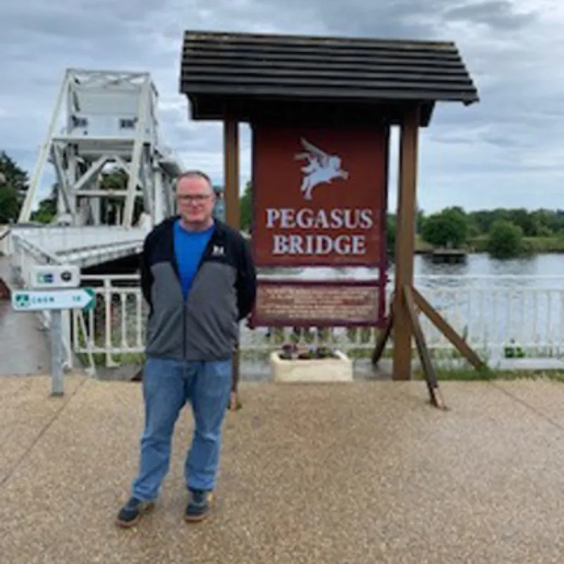 Simon Burgess Profile Picture