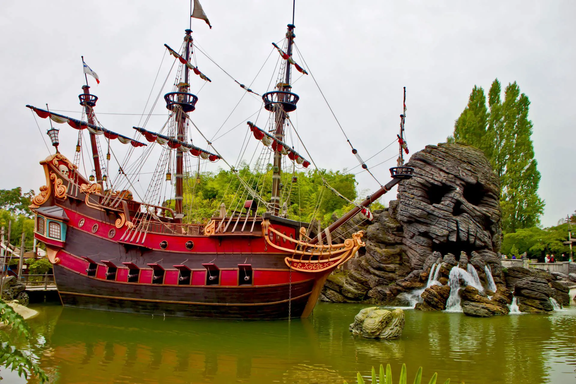 Paris Pirates Of Carribean (1) Image
