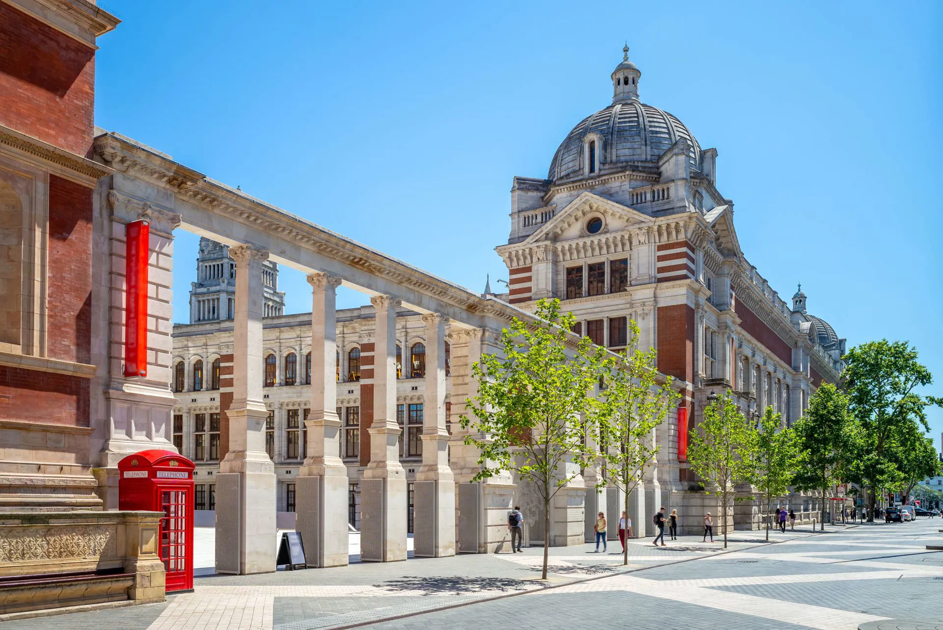 Victoria And Albert Exterior