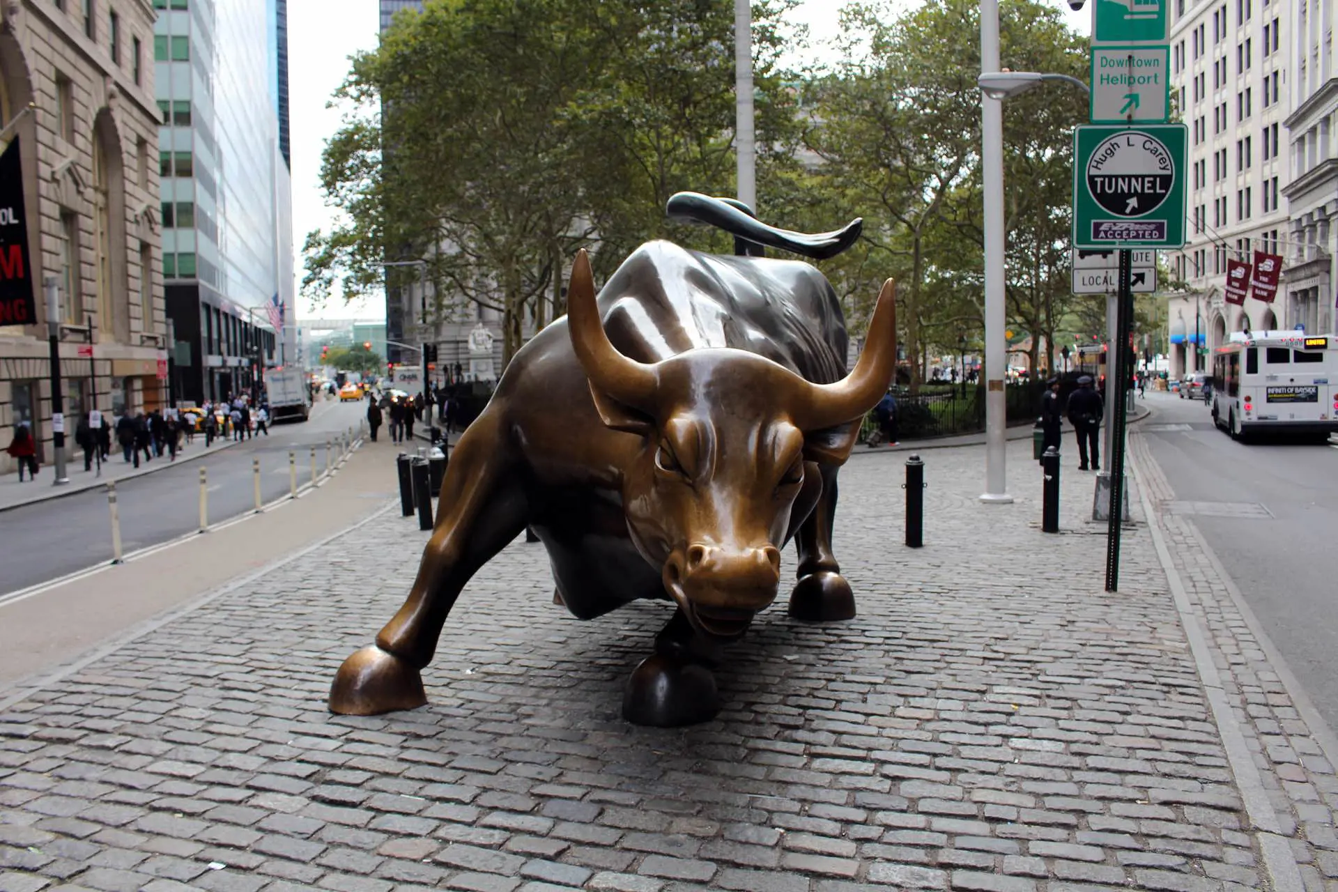 Finance District Bull