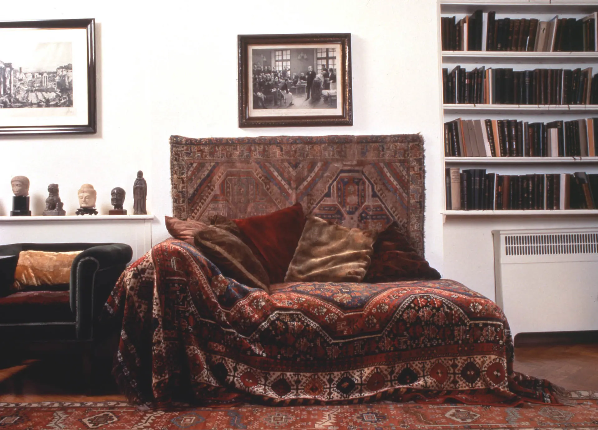 Freud Bench Psychology & Sociology School Trips To London | NGT
